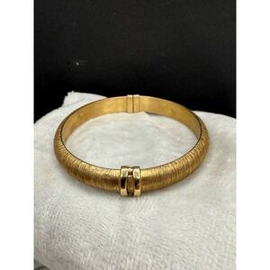 Italy Vermeil Hinged Bangle Veronese Gold Tone Hinged Bangle 7.5